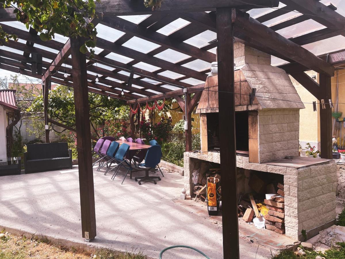 Yard Studio Rasnov Apartment Ngoại thất bức ảnh