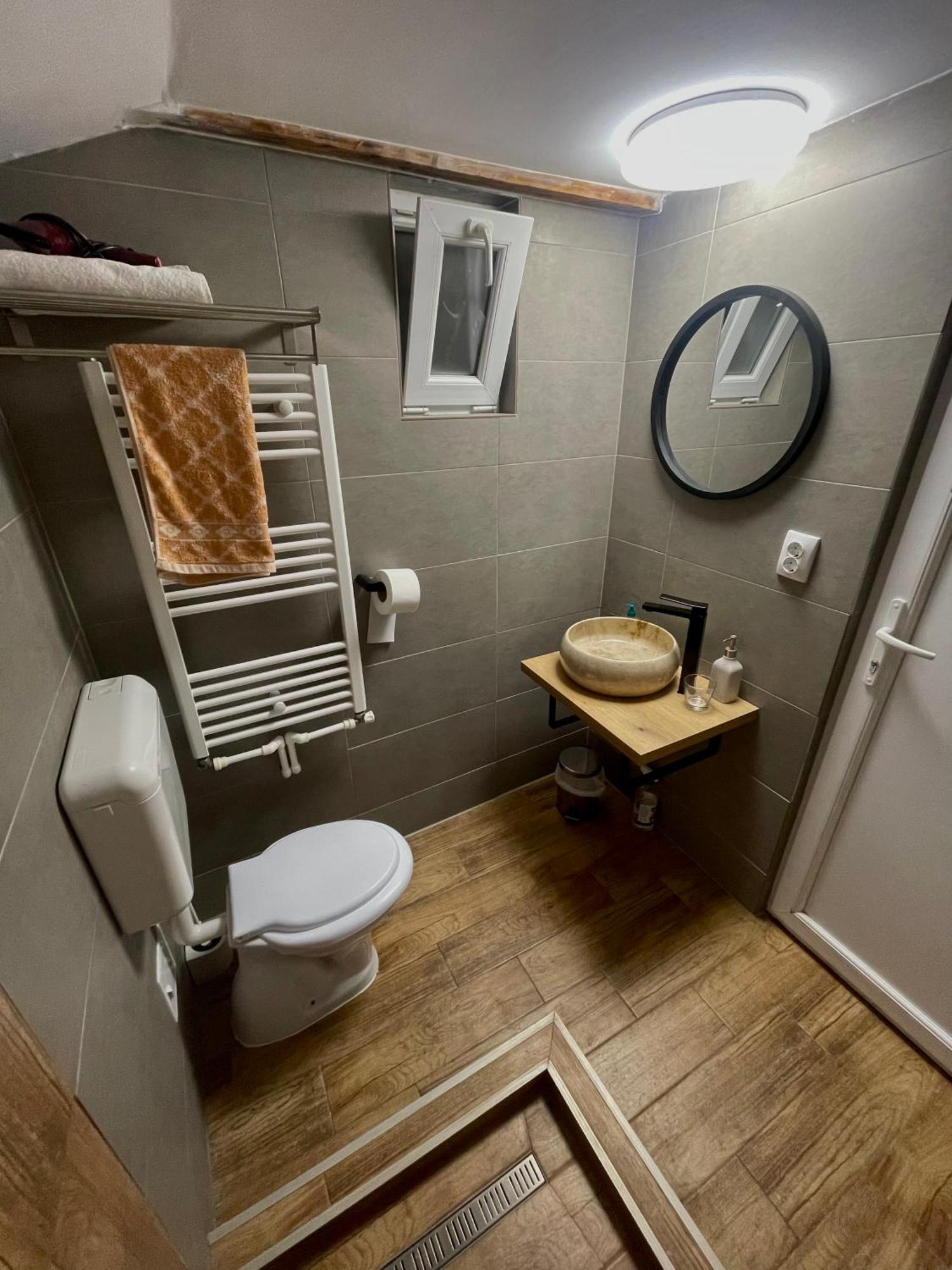 Yard Studio Rasnov Apartment Ngoại thất bức ảnh