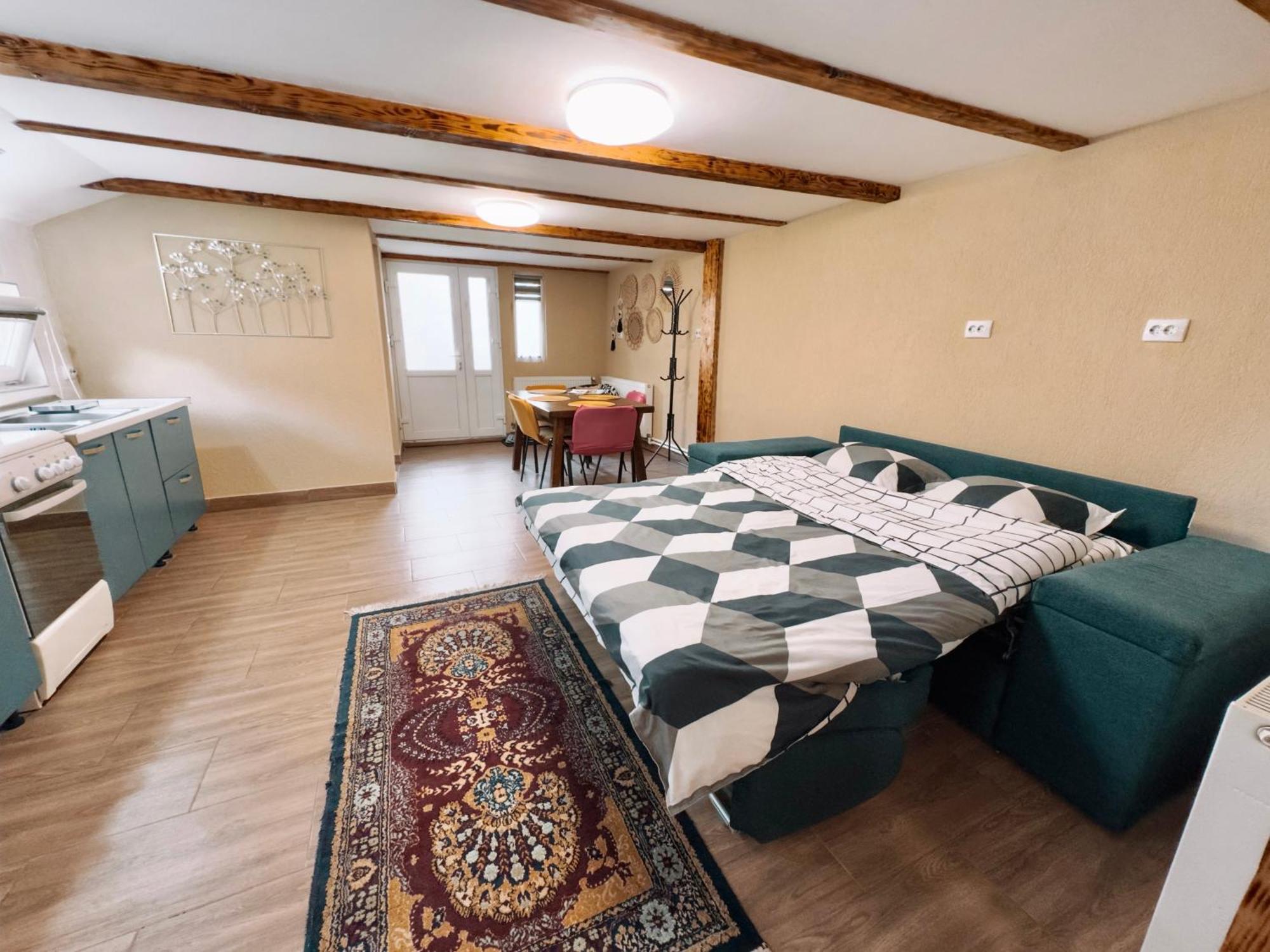 Yard Studio Rasnov Apartment Ngoại thất bức ảnh