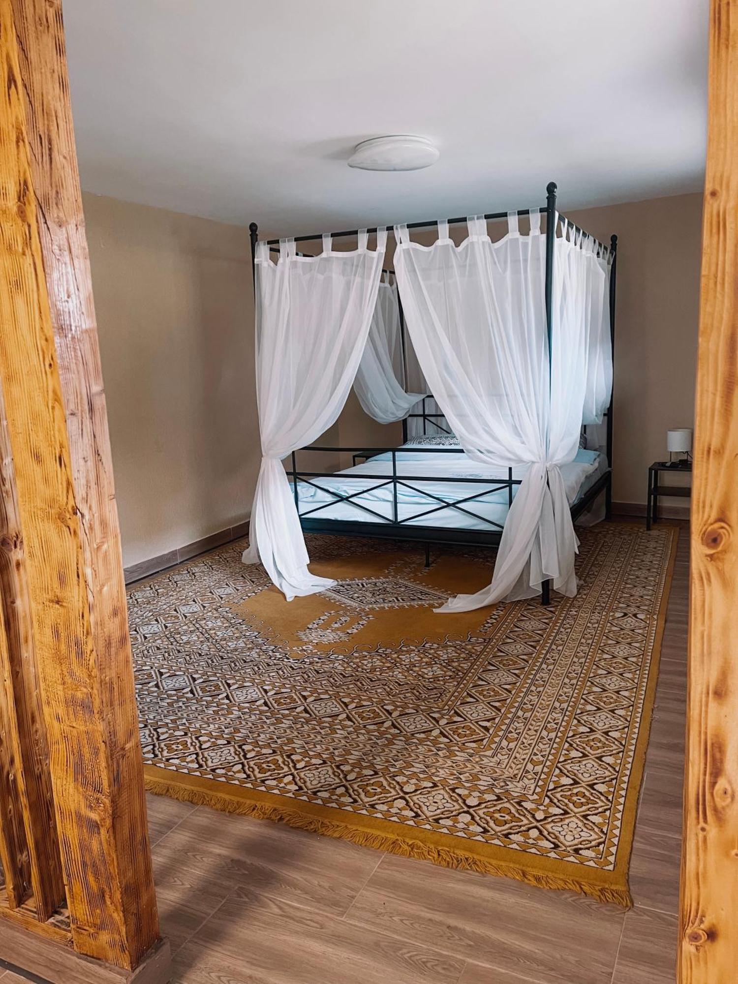 Yard Studio Rasnov Apartment Ngoại thất bức ảnh